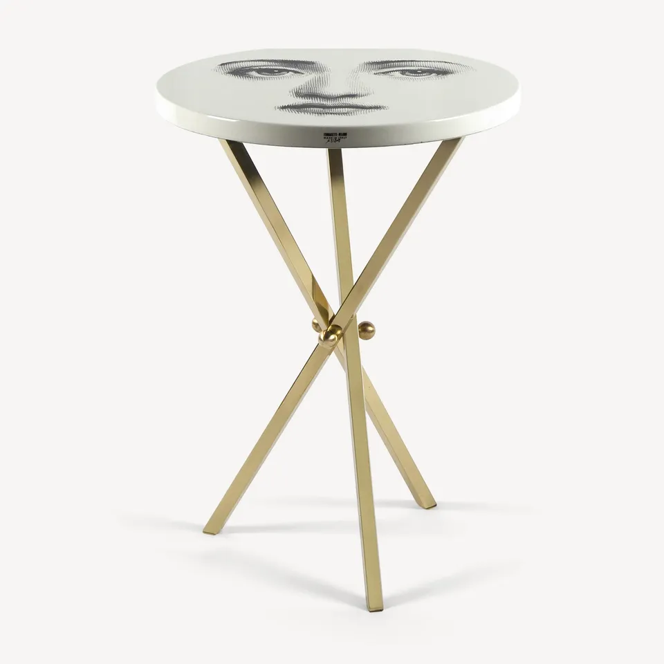 fornasetti-tema-e-variazioni-n-6-couchtisch-holz-gesicht image 1