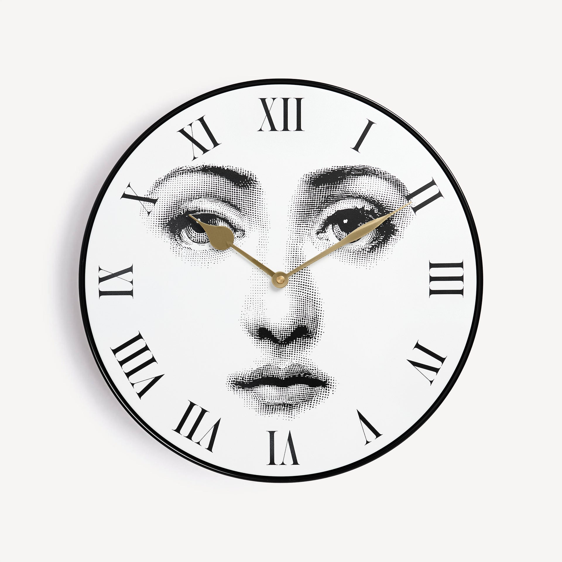 fornasetti-tema-e-variazioni-n-6-wanduhr-metall-gesicht image 1