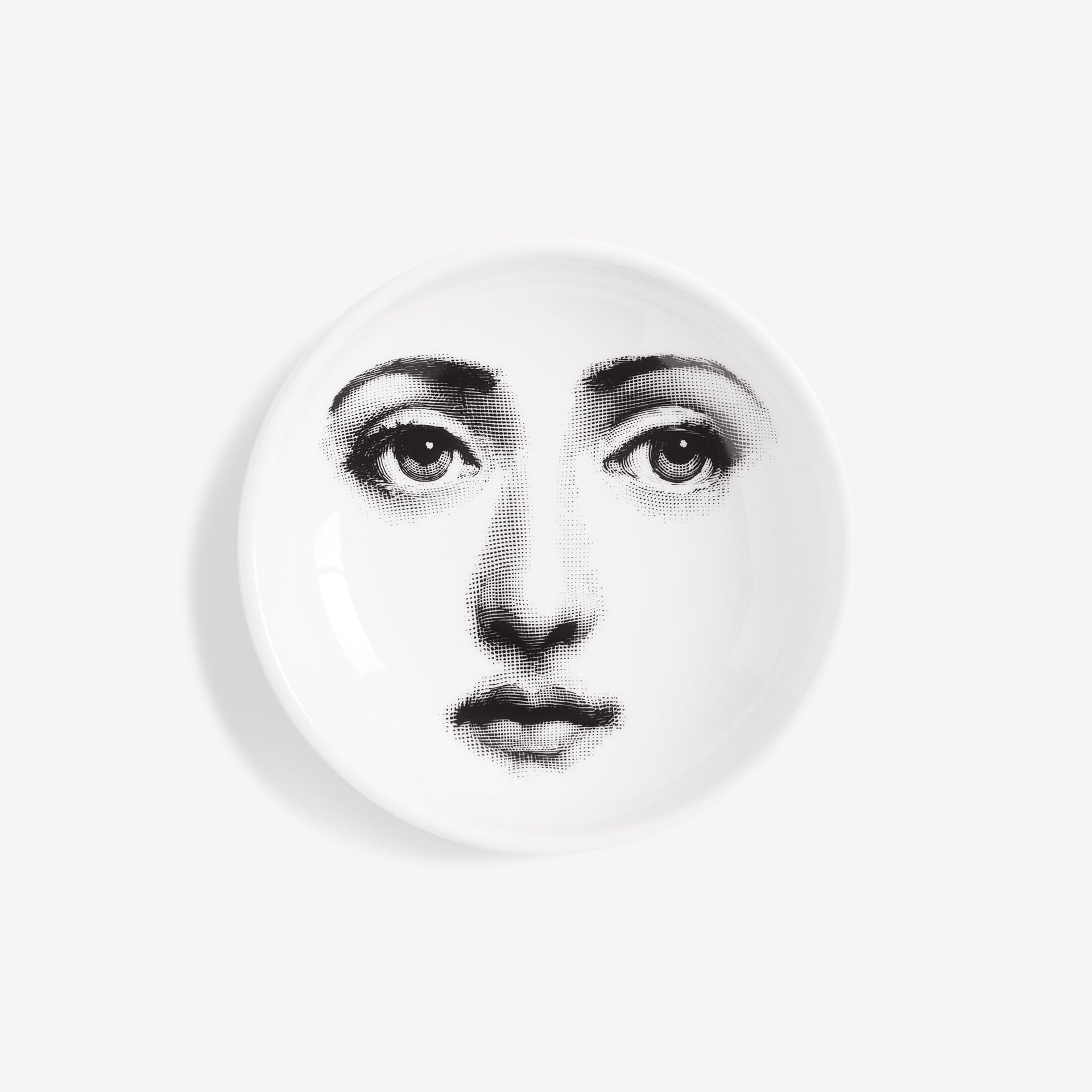fornasetti-tema-e-variazioni-n-6-aschenbecher-porzellan-gesicht image 1