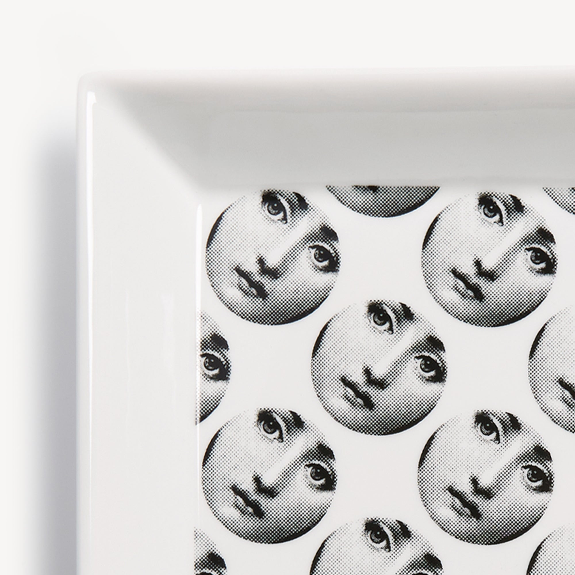 fornasetti-vide-poche-tema-e-variazioni-n-197-eckig image 4