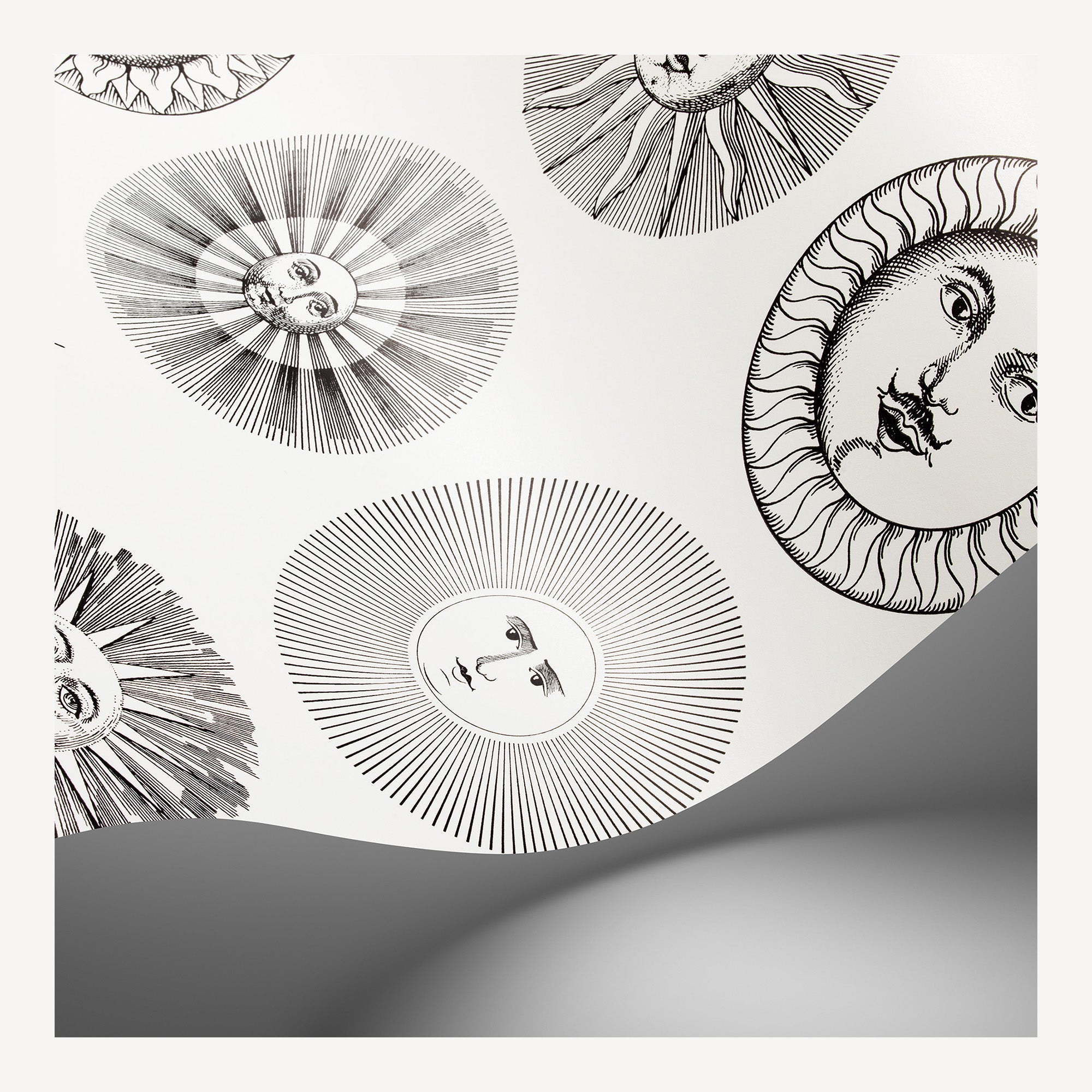atelier-fornasetti-soli-tapete-vliestapete-gr-n-gold-52cm-x-10m image 2