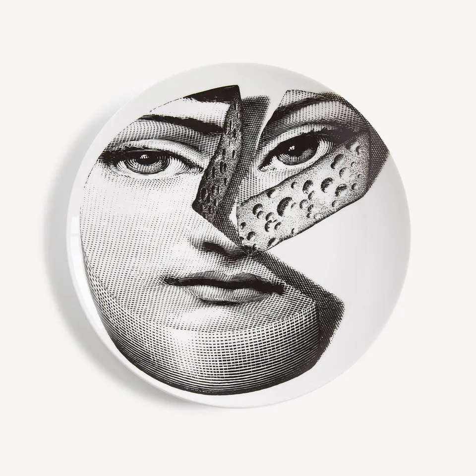 fornasetti-tema-e-variazioni-wandteller-n-106-porzellan-lina-cavalieri image 1