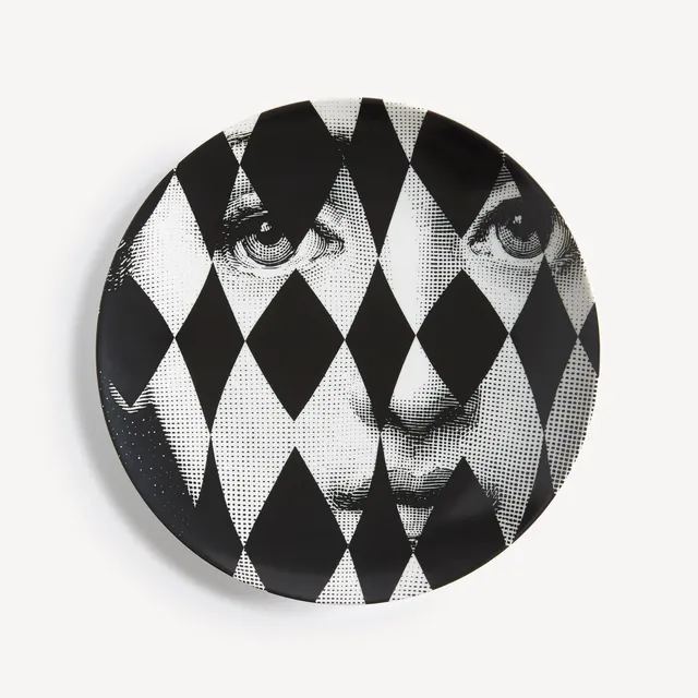 fornasetti-tema-e-variazioni-n-368-wandteller-porzellan-lina-cavalieri image 1