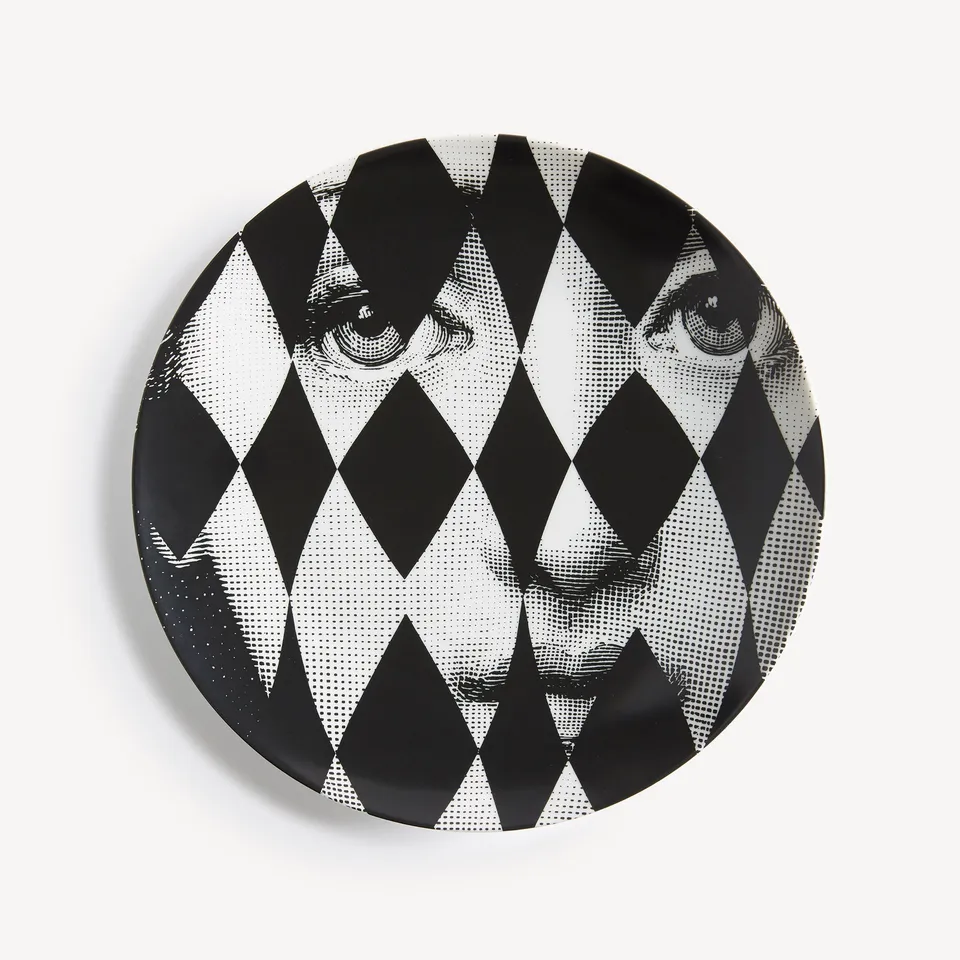 fornasetti-tema-e-variazioni-n-368-wandteller-porzellan-lina-cavalieri image 1
