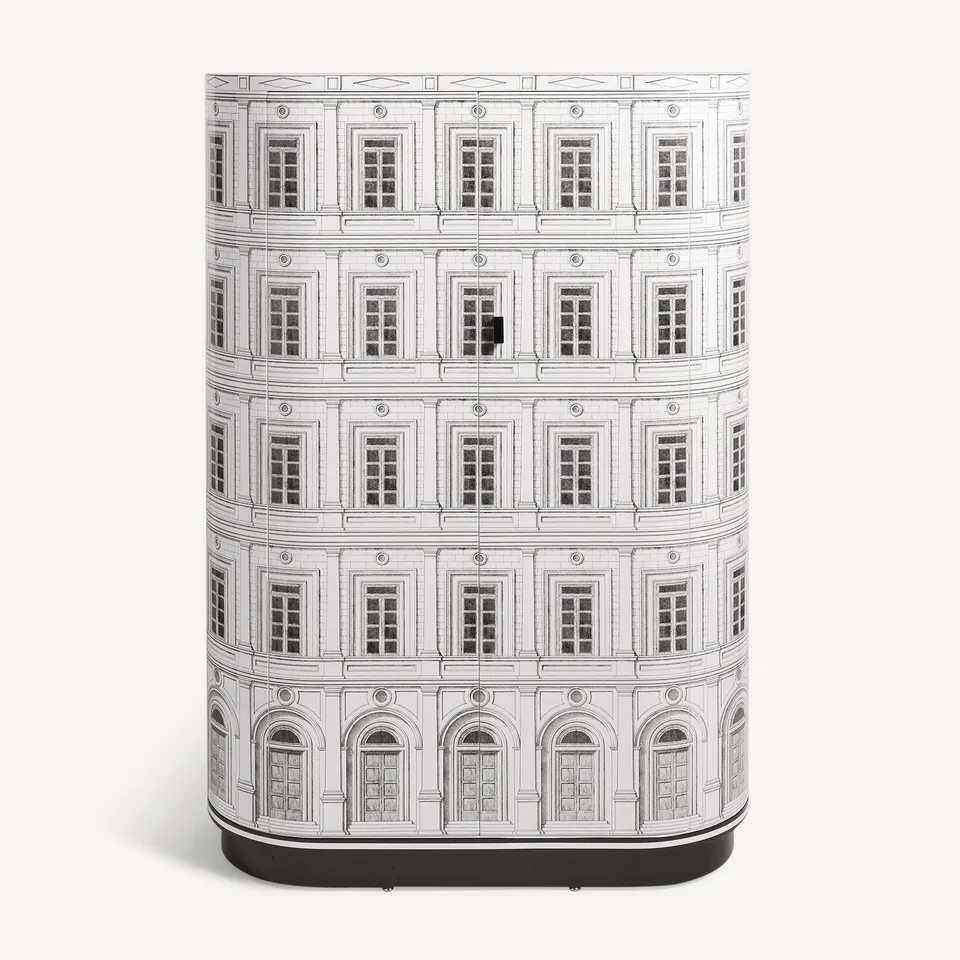 fornasetti-palazzo-schrank-gebogen-kommode-siebdruck image 1