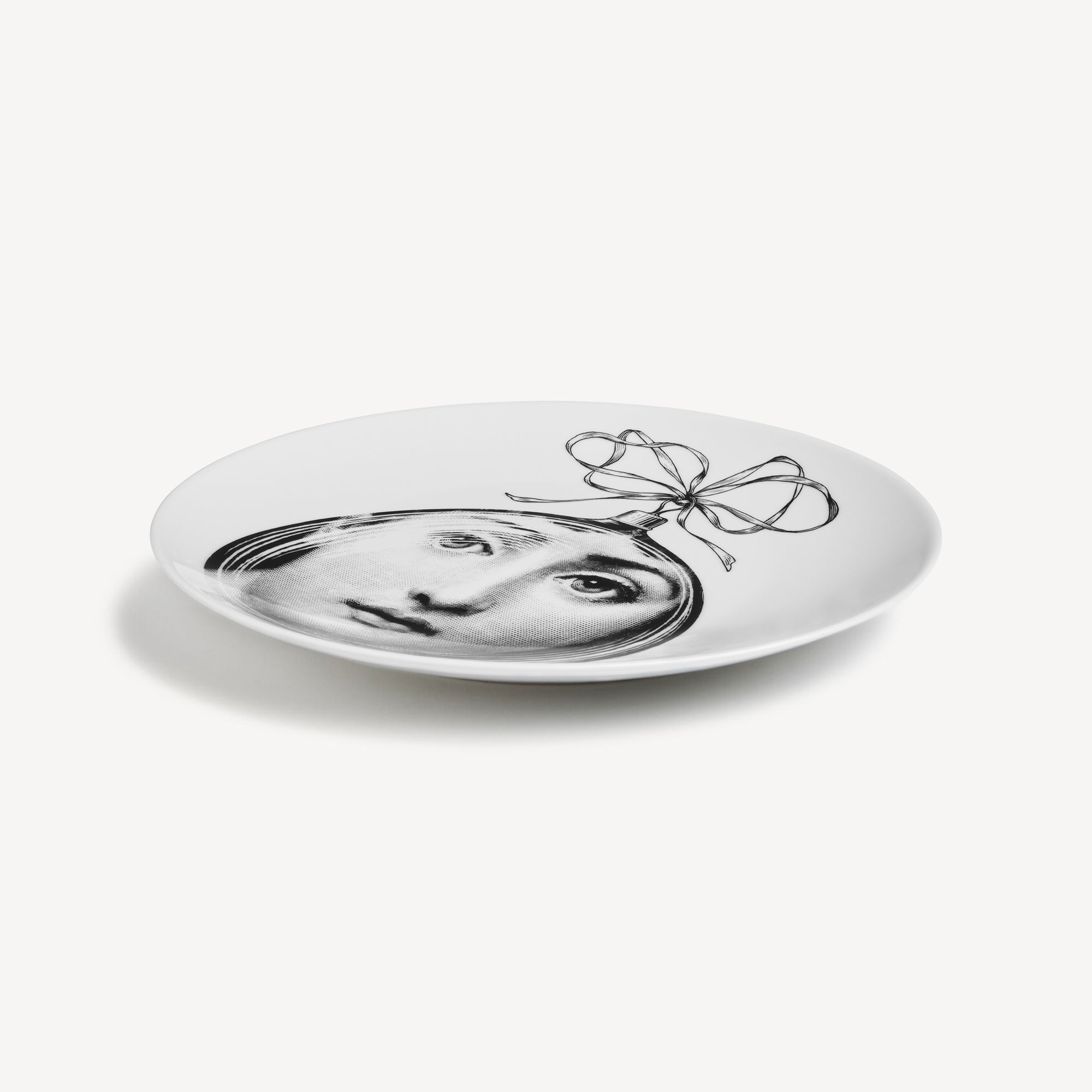 fornasetti-tema-e-variazioni-n-88-wandteller-porzellan-2 image 2