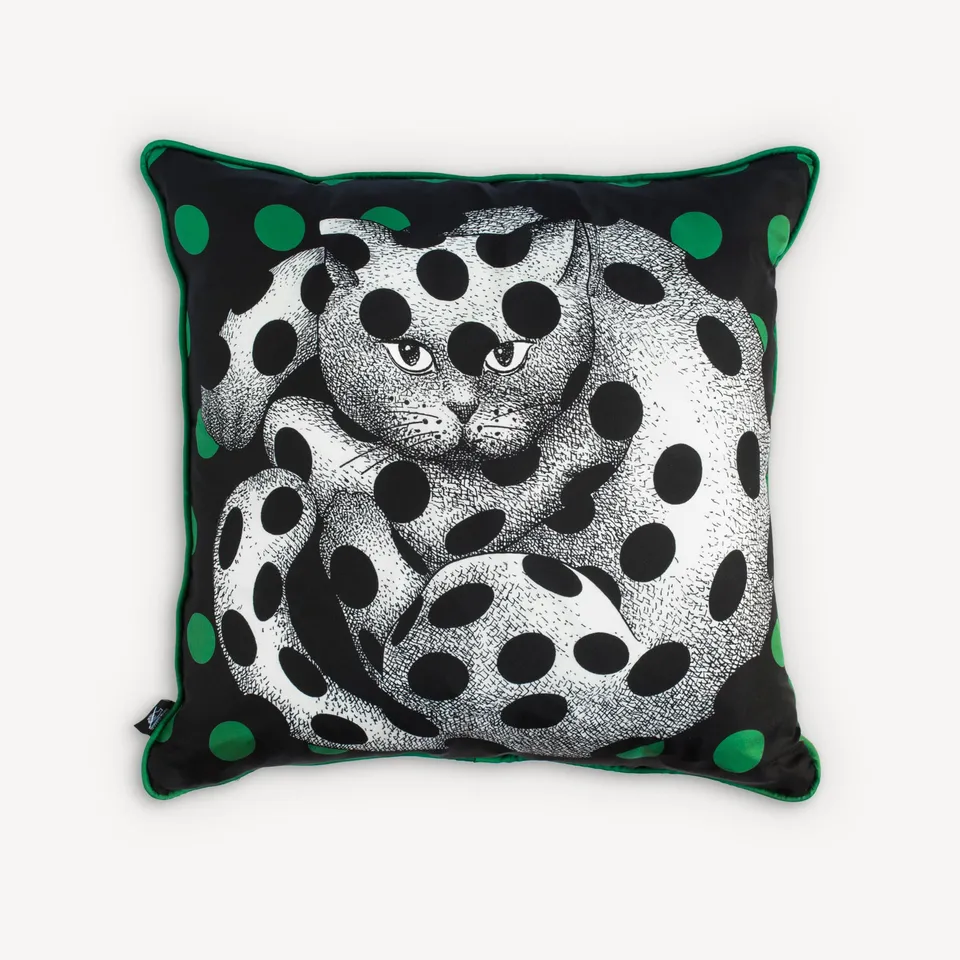 atelier-fornasetti-high-fidelity-kissen-katze-mit-punkten image 1