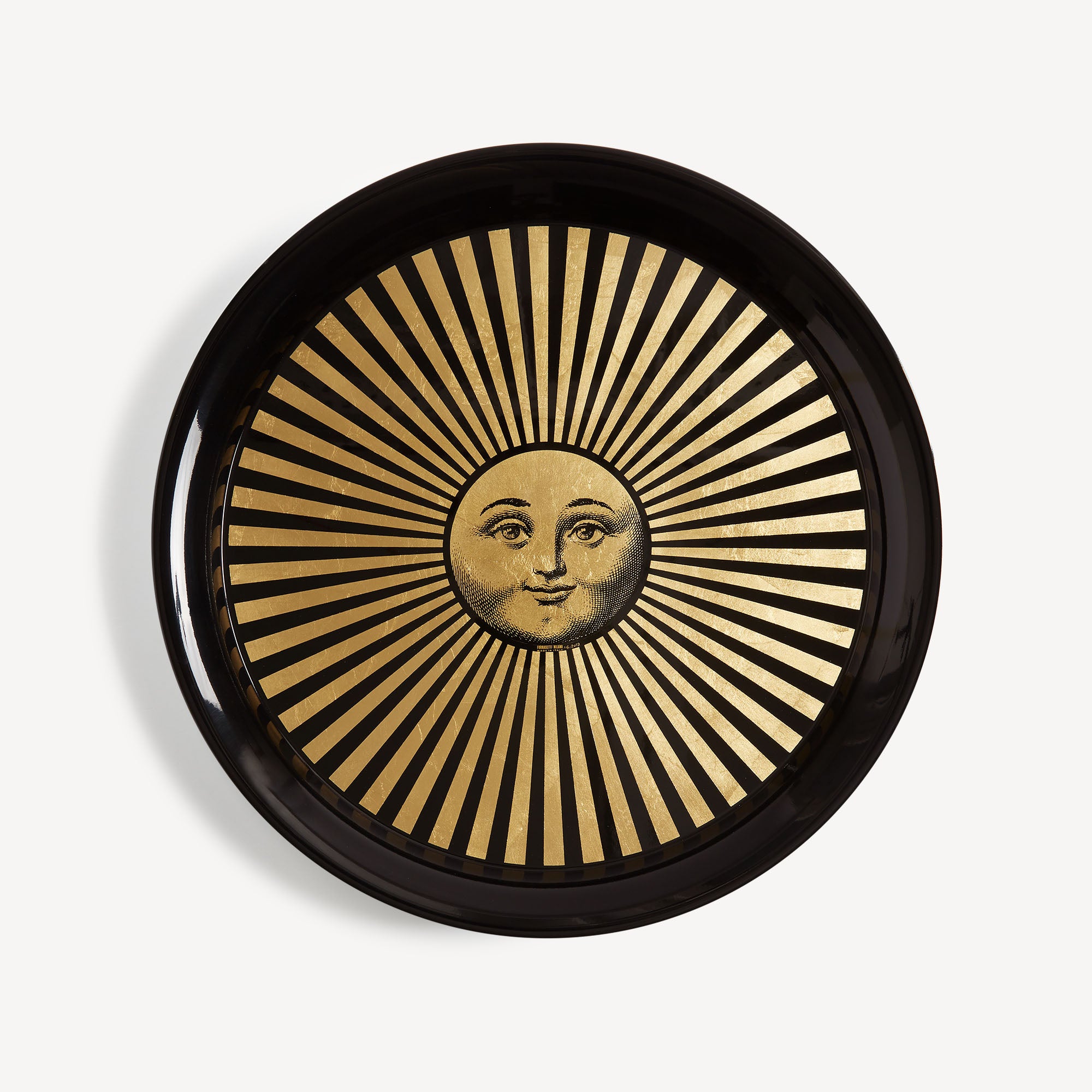 fornasetti-sole-raggiante-tablett-rund-sonne-gold image 1
