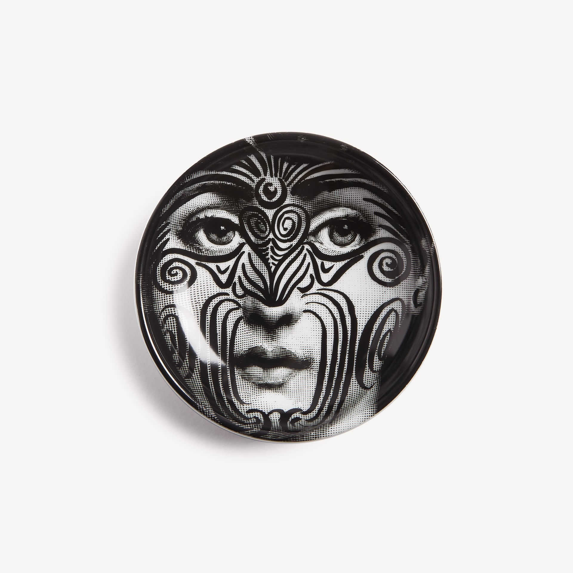 fornasetti-tema-e-variazioni-n-9-aschenbecher-porzellan-lina-cavalieri image 1