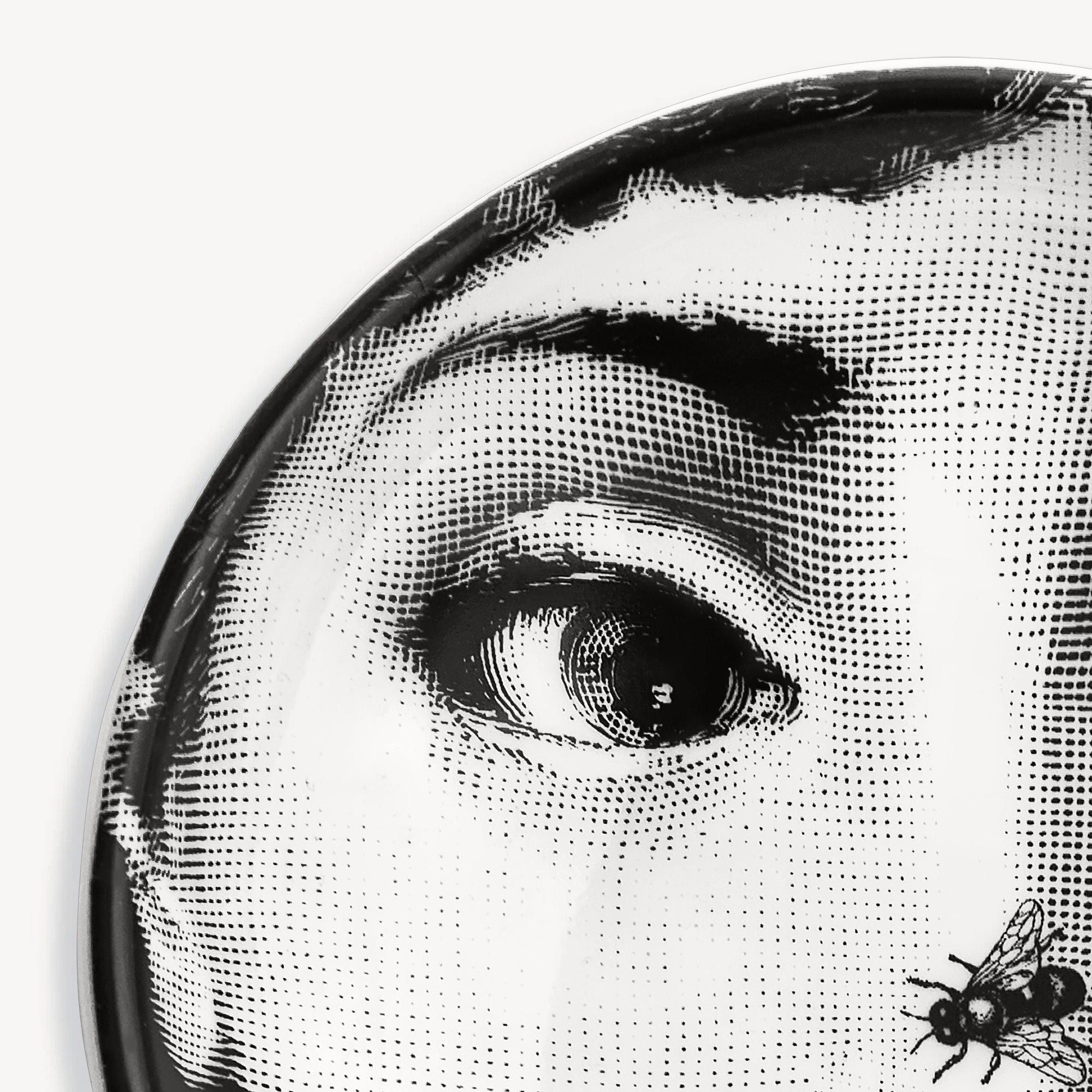 fornasetti-tema-e-variazioni-aschenbecher-n-363-rund image 4