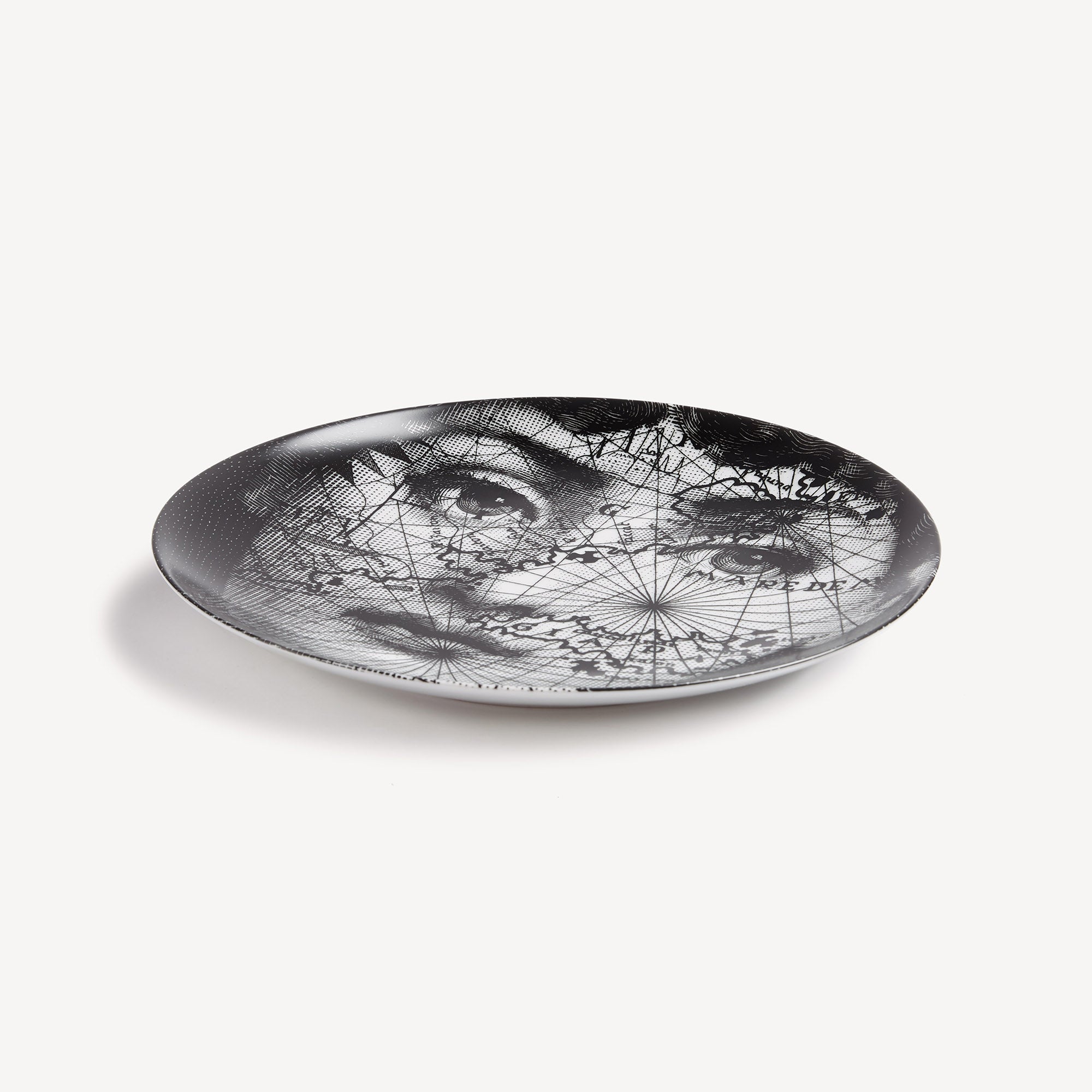 atelier-fornasetti-tema-e-variazioni-n-94-wandteller-porzellan image 2