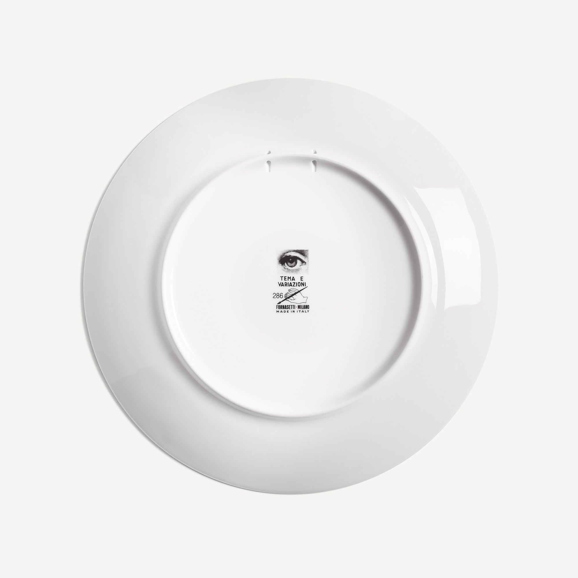 atelier-fornasetti-tema-variazioni-n-286-wandteller image 3