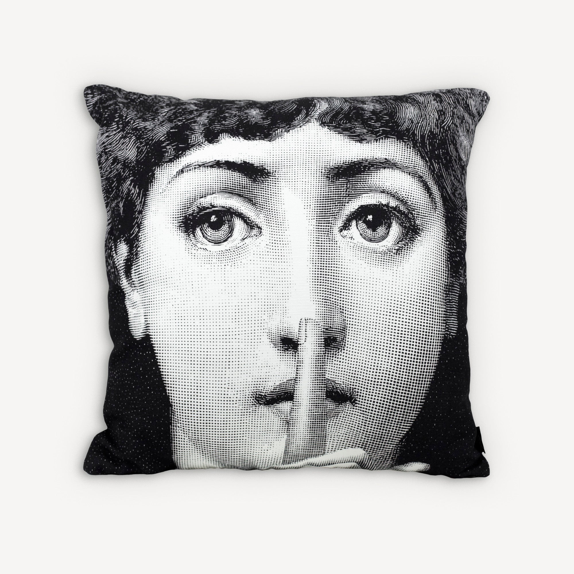 atelier-fornasetti-silenzio-kissen-tema-e-variazioni image 1