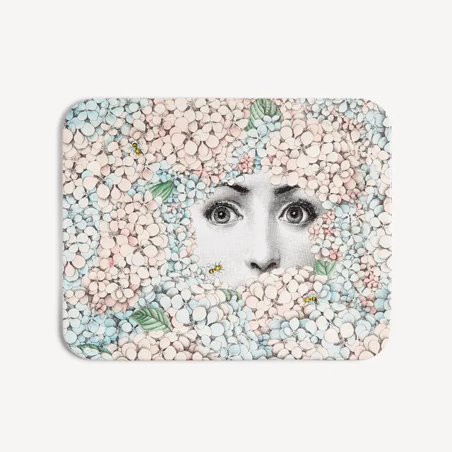 fornasetti-ortensia-tablett-hortensie-gesicht image 1
