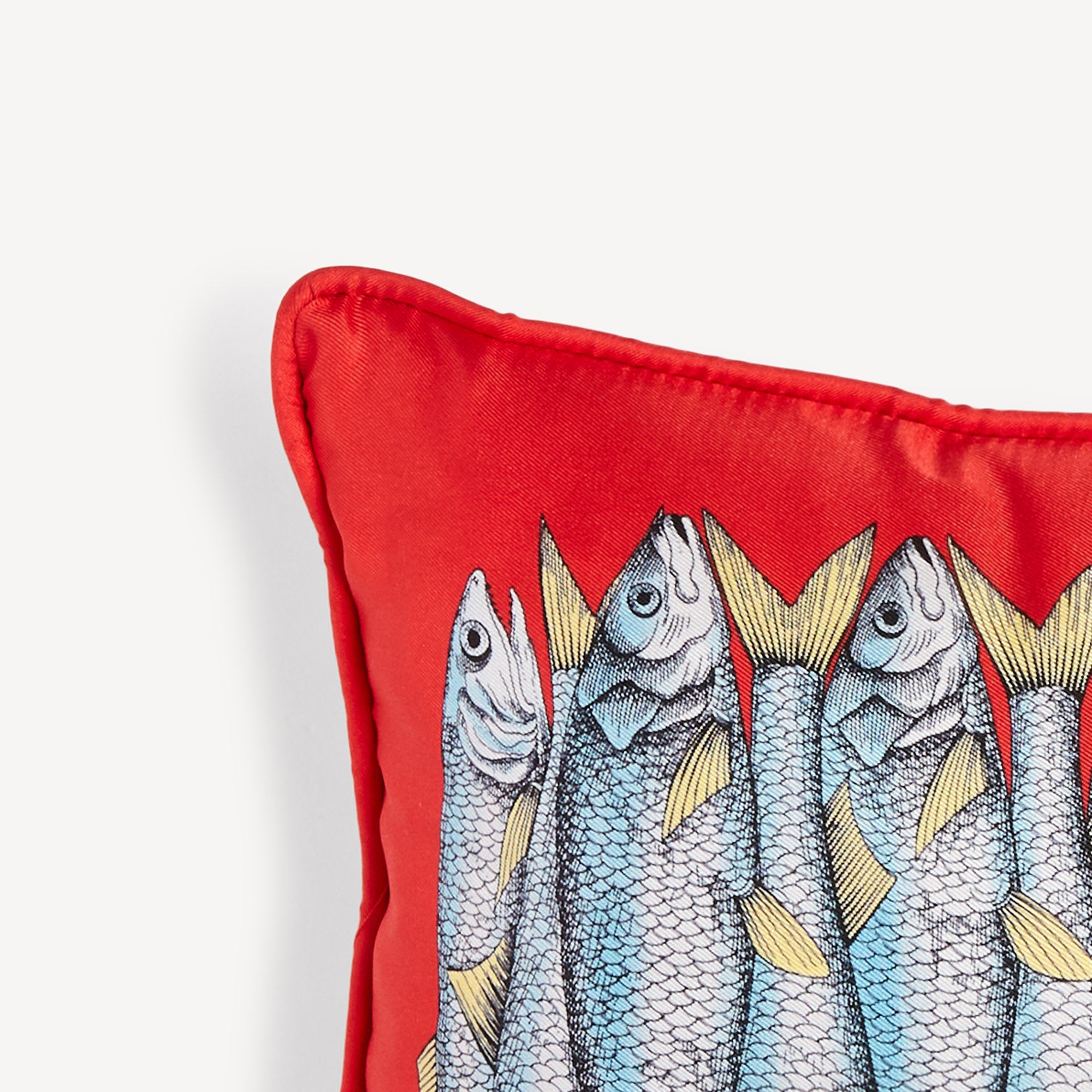 atelier-fornasetti-sardine-kissen-seide-mit-abnehmbarem-bezug image 3