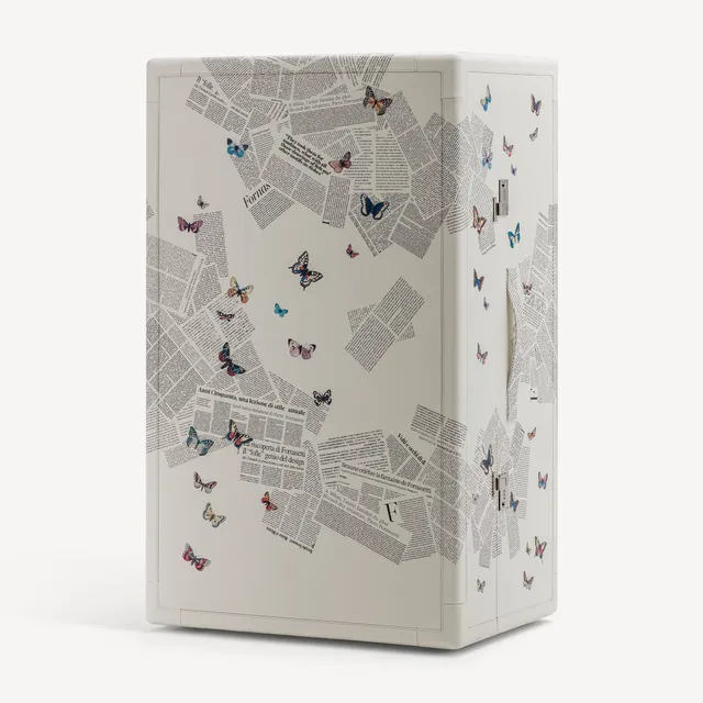 fornasetti-x-poltrona-frau-isidoro-truhen-bar-leder image 1