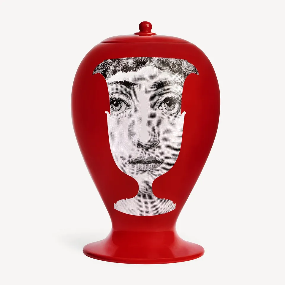 atelier-fornasetti-sagome-di-vasi-vase-keramik-rot-schwarz image 1