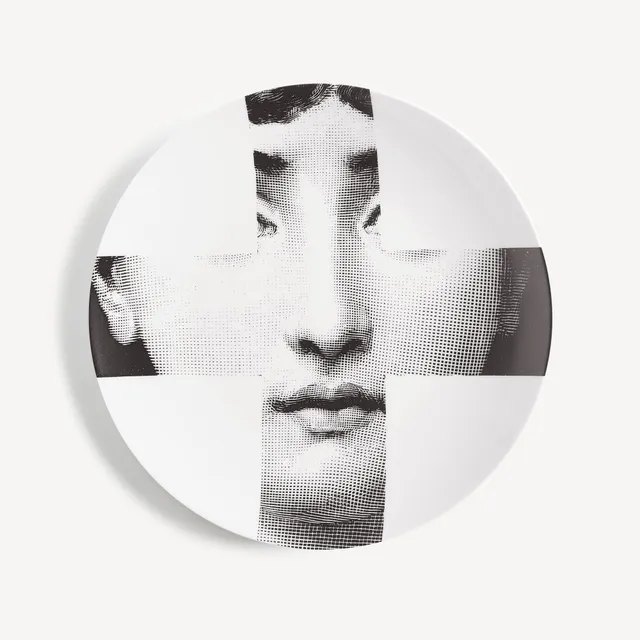 fornasetti-tema-e-variazioni-n-151-wandteller-porzellan-gesicht image 1