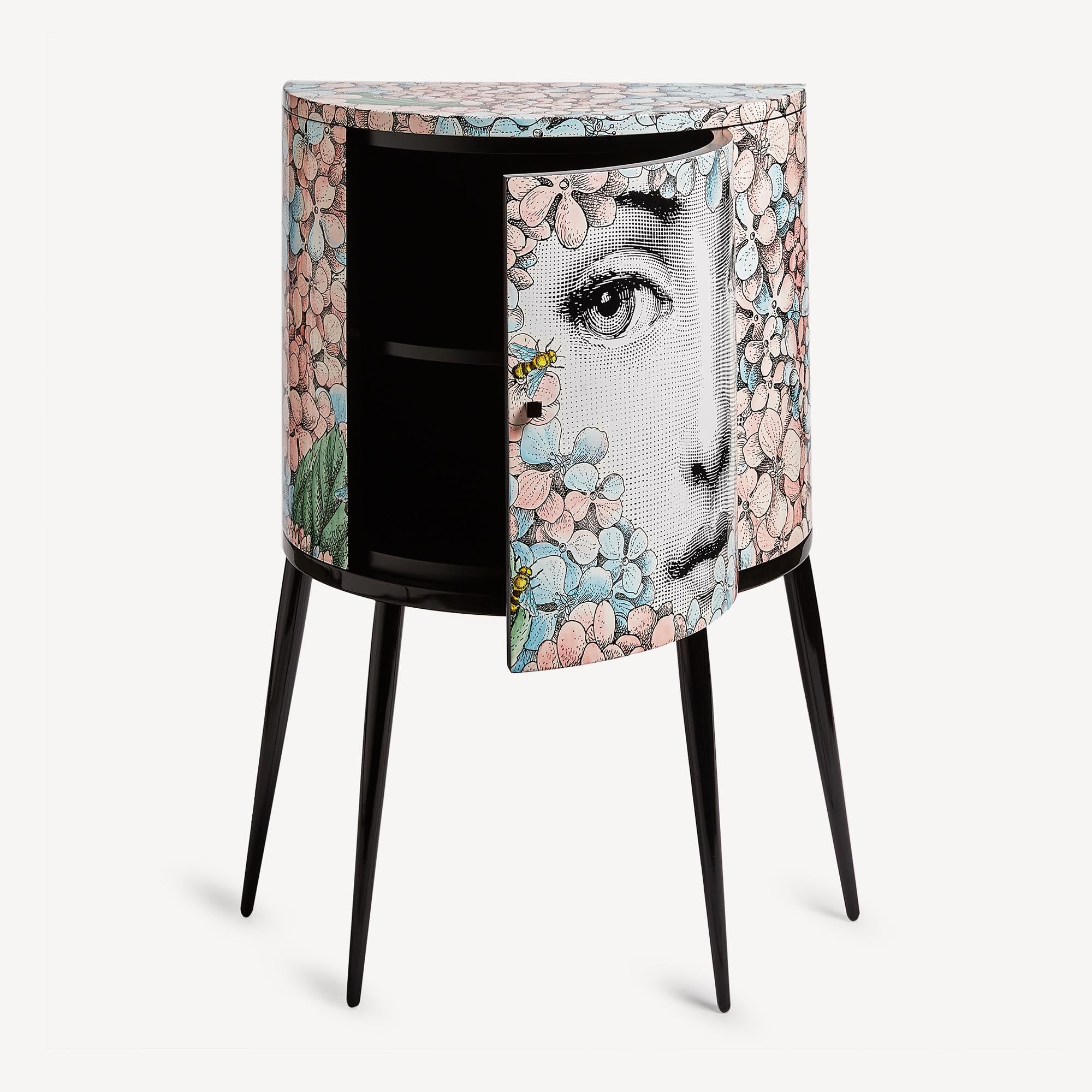 fornasetti-ortensia-konsole-holz-lackiert-gesicht image 4