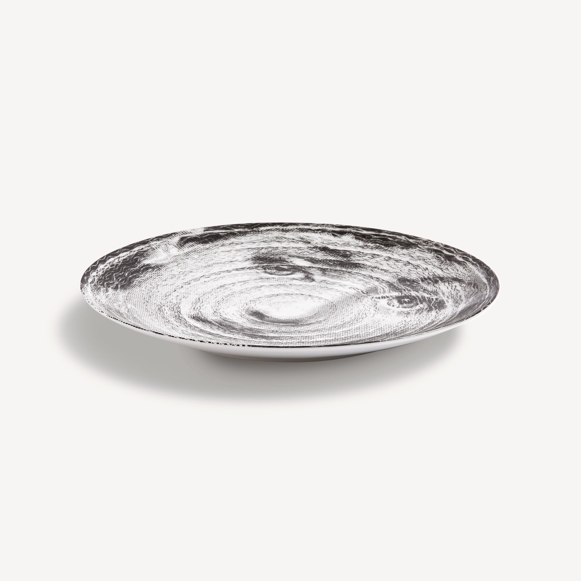 fornasetti-tema-e-variazioni-wandteller-n-188-porzellan-lina-cavalieri image 2