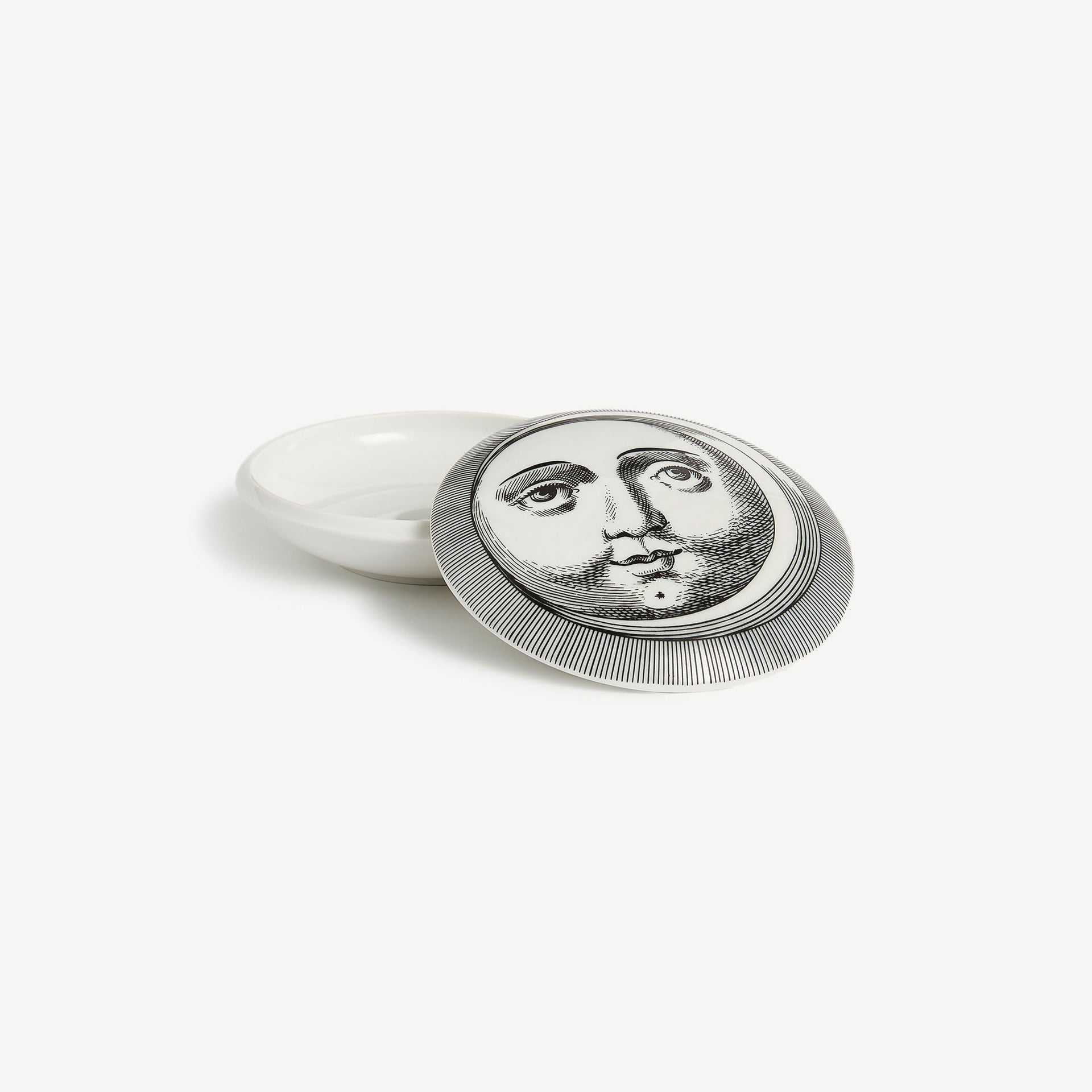 atelier-fornasetti-dose-luna-porzellandose-rund-handbemalt image 1