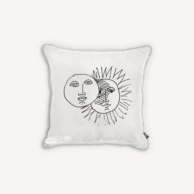atelier-fornasetti-solitudo-kissen-seide-sonnenmotiv image 1