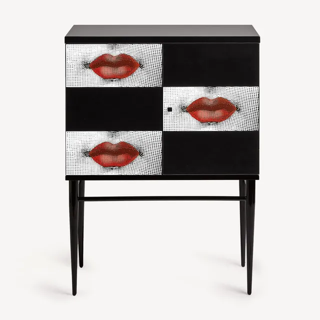 fornasetti-kiss-sideboard-klein-holz-mund-handlackiert image 1