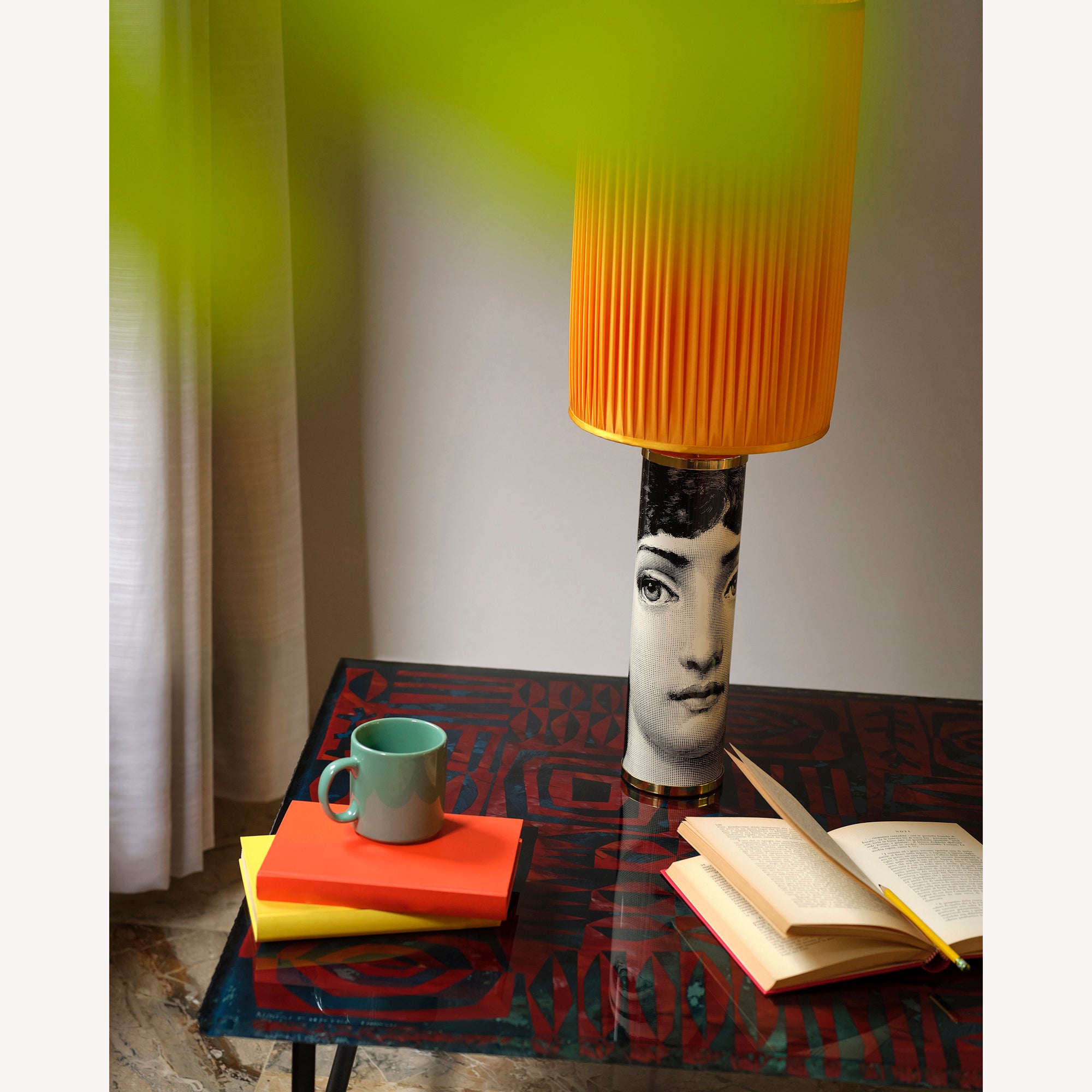 fornasetti-viso-lampenfu-zylindrisch-metall-gesicht image 5