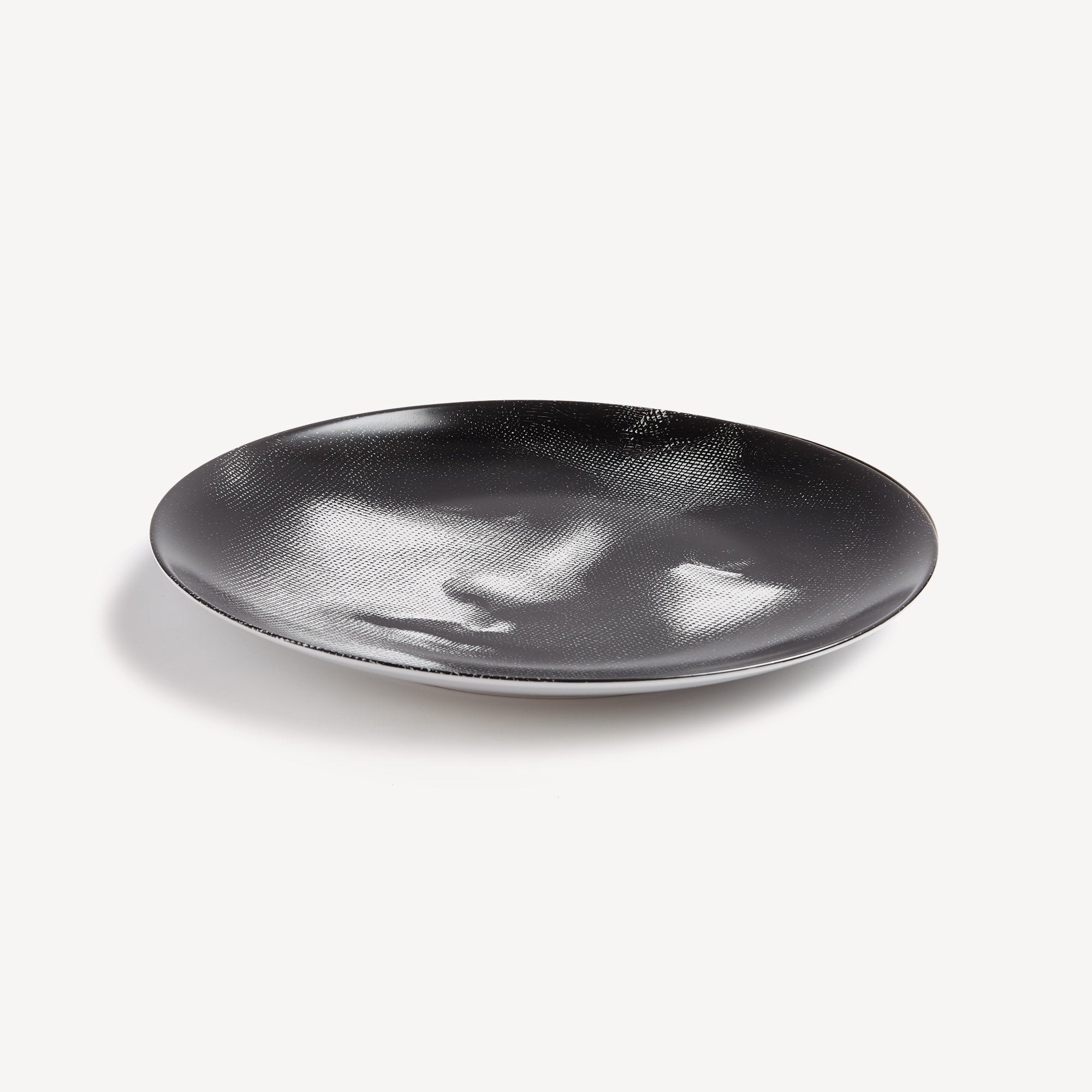 fornasetti-tema-e-variazioni-n-103-wandteller-porzellan-gesicht image 2