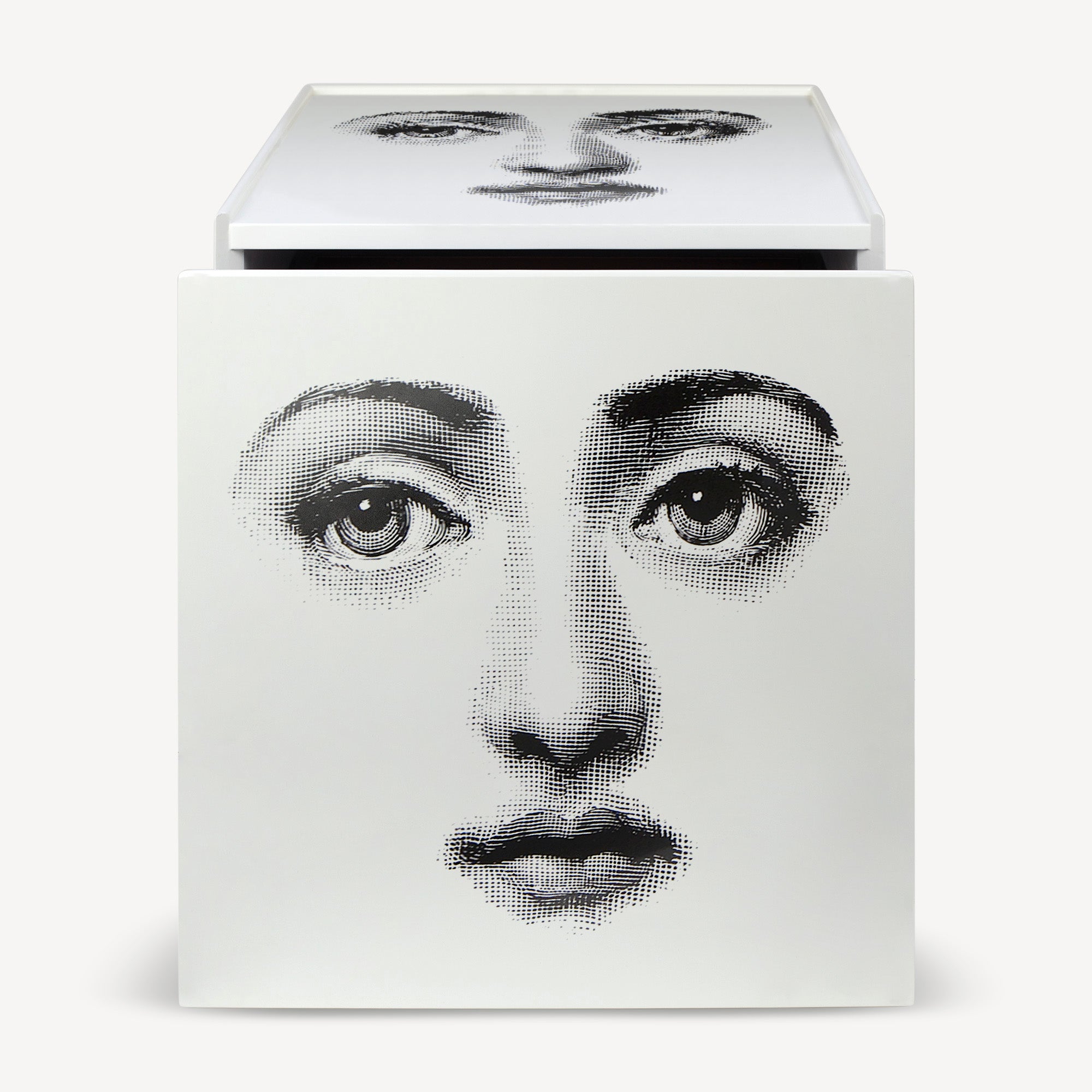 fornasetti-viso-w-rfelkommode-holz-schublade-gesicht image 3