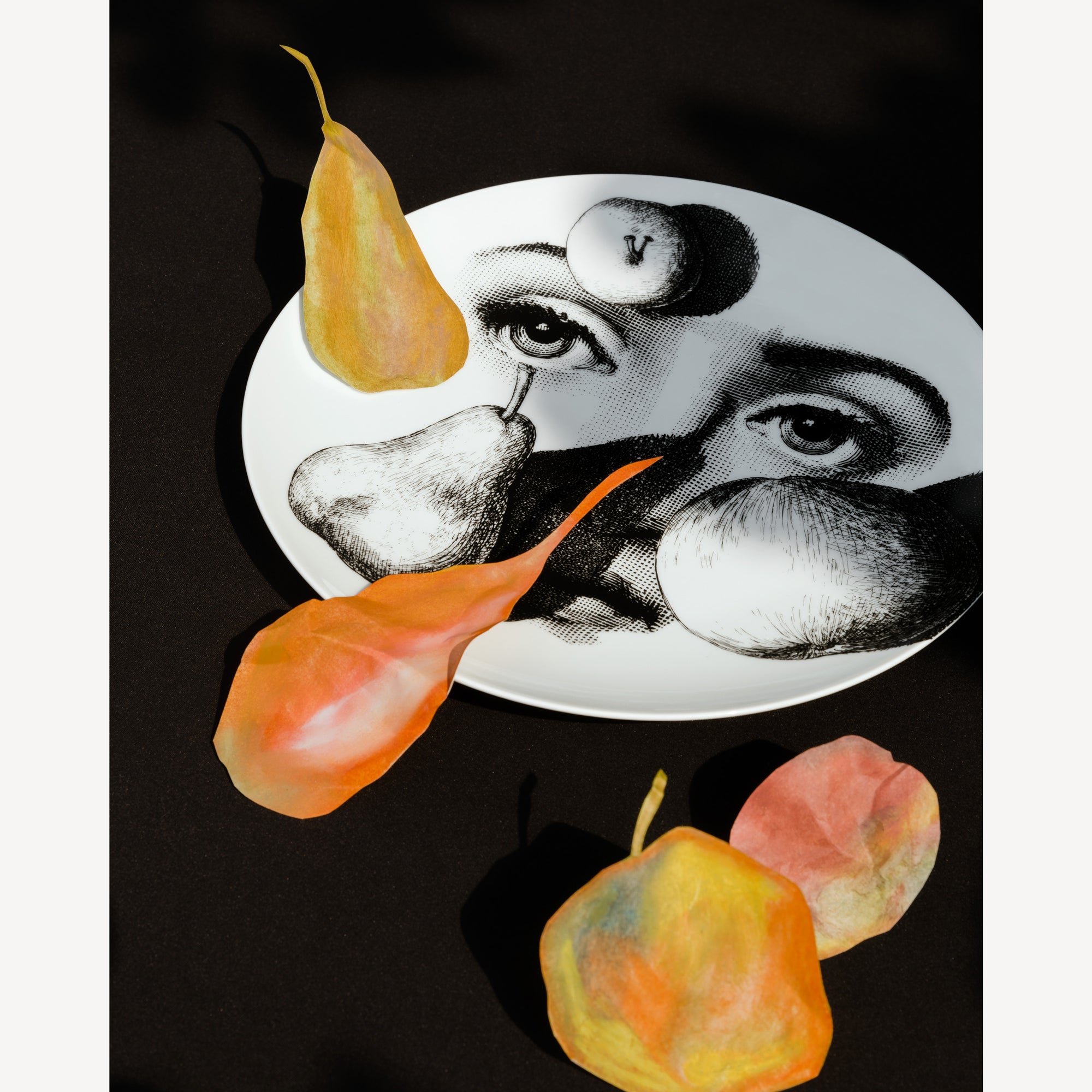 fornasetti-tema-e-variazioni-n-218-wandteller-porzellan-gesicht image 5