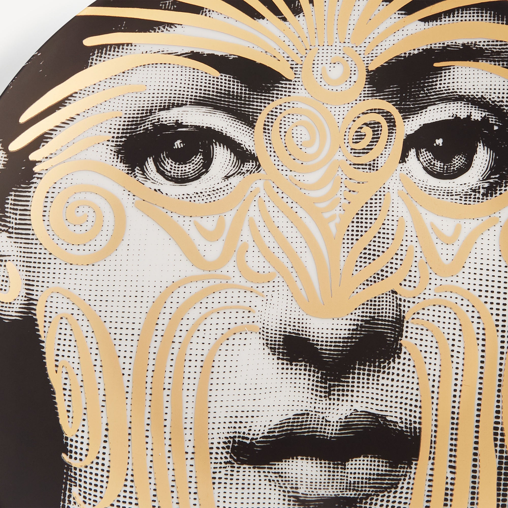 fornasetti-tema-e-variazioni-n-9-wandteller-porzellan-gold image 4