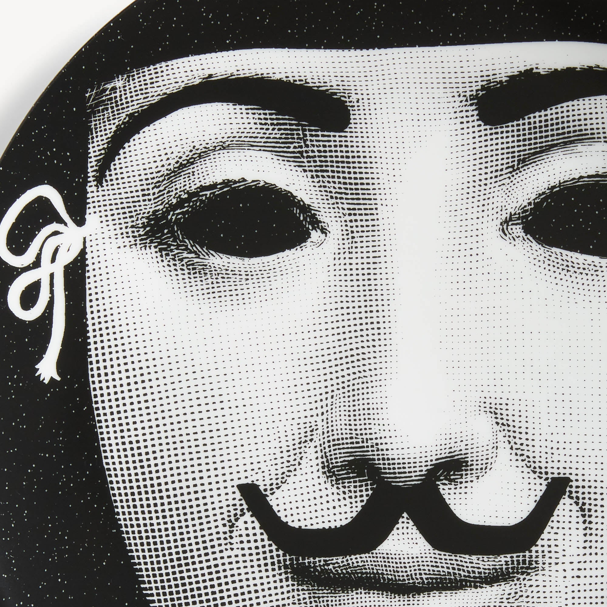 fornasetti-tema-e-variazioni-nr-367-wandteller-porzellan image 4