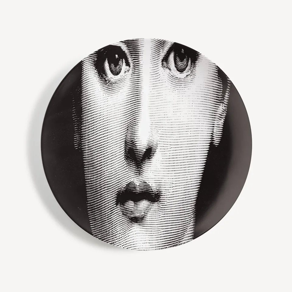 fornasetti-tema-e-variazioni-wandteller-n-52-porzellan-lina-cavalieri image 1