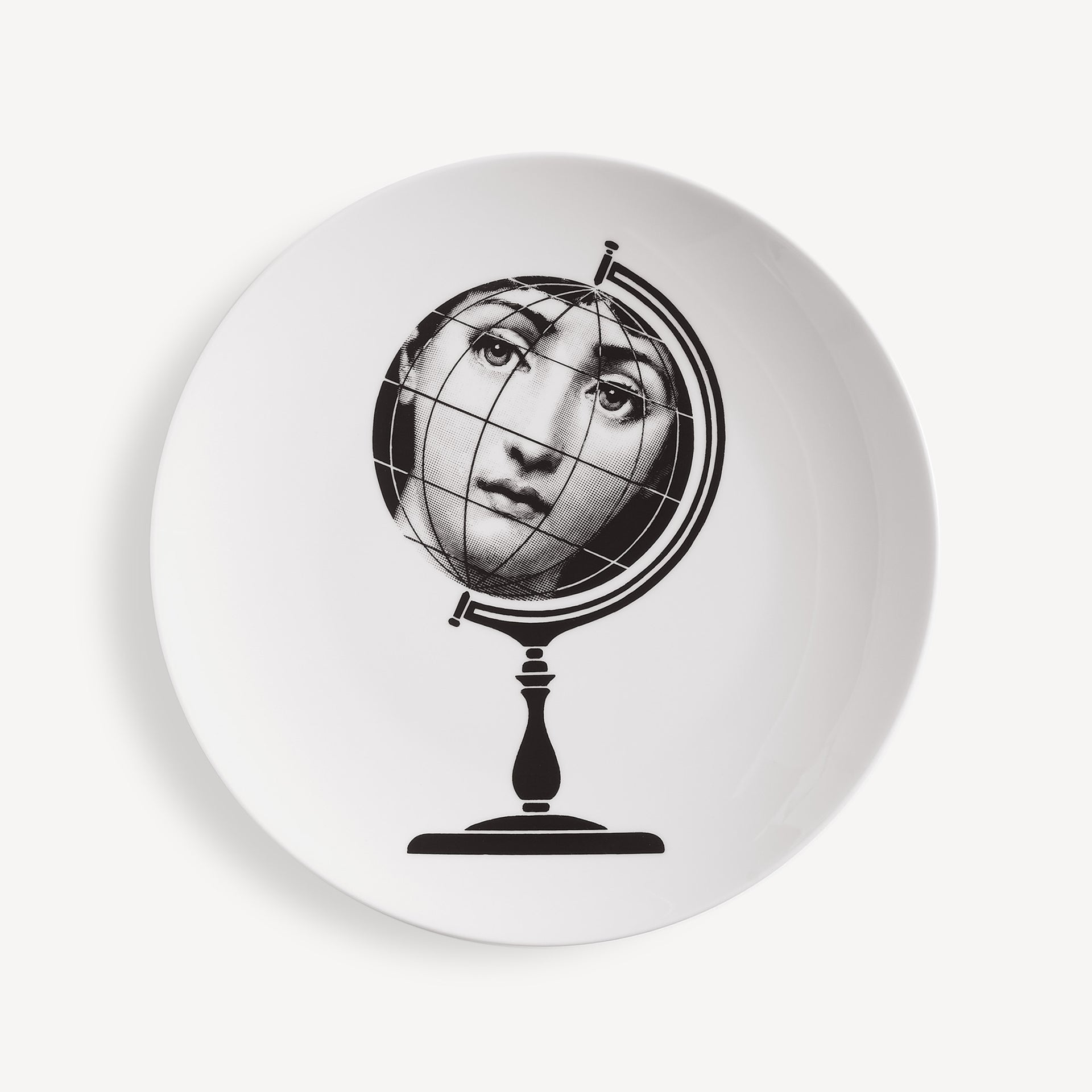 fornasetti-tema-e-variazioni-wandteller-n-119-porzellan-lina-cavalieri image 1