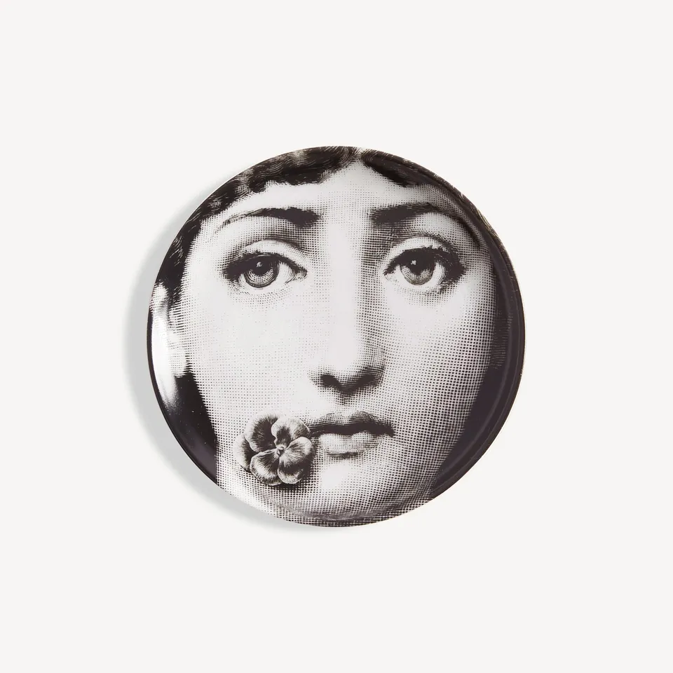 atelier-fornasetti-tema-e-variazioni-n-137-dose-gesicht-rund image 1