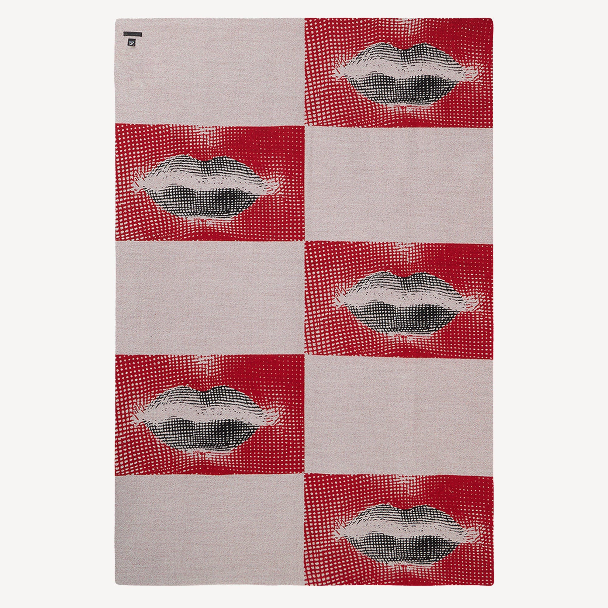 fornasetti-plaid-kiss-wolldecke-jacquard-rot-lippen image 2