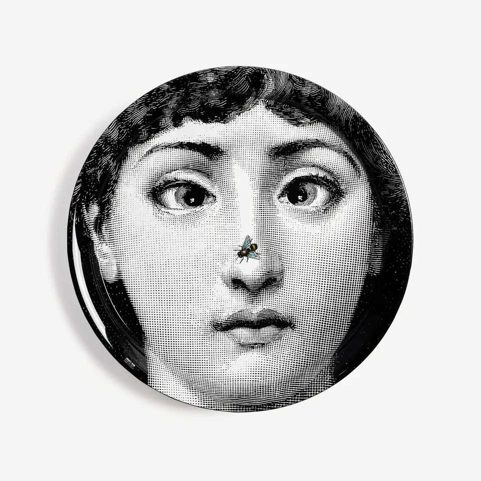 fornasetti-tema-e-variazioni-tablett-n-363-metall-rund image 1