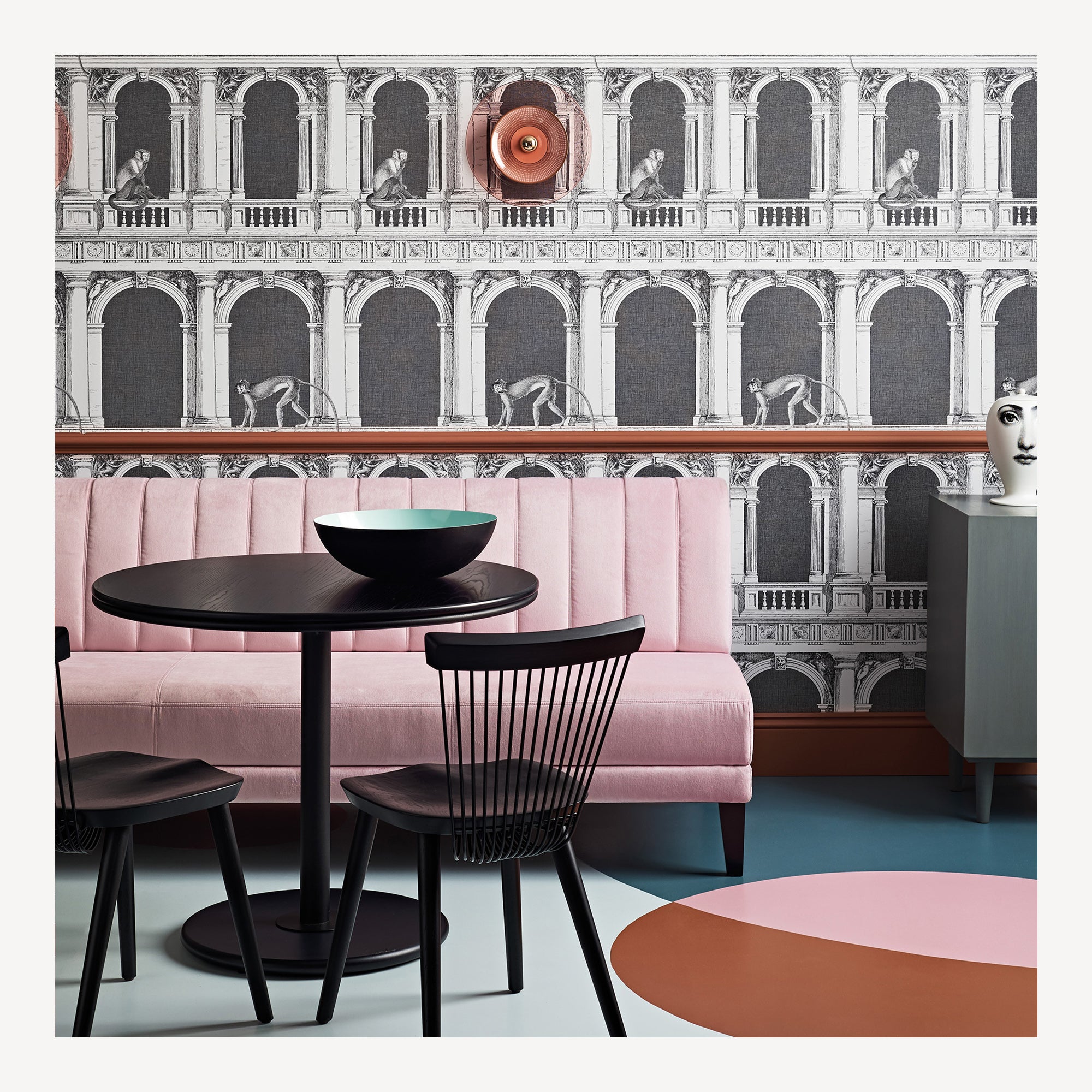 fornasetti-procuratie-e-scimmie-tapete-affen-arkaden-10m image 3