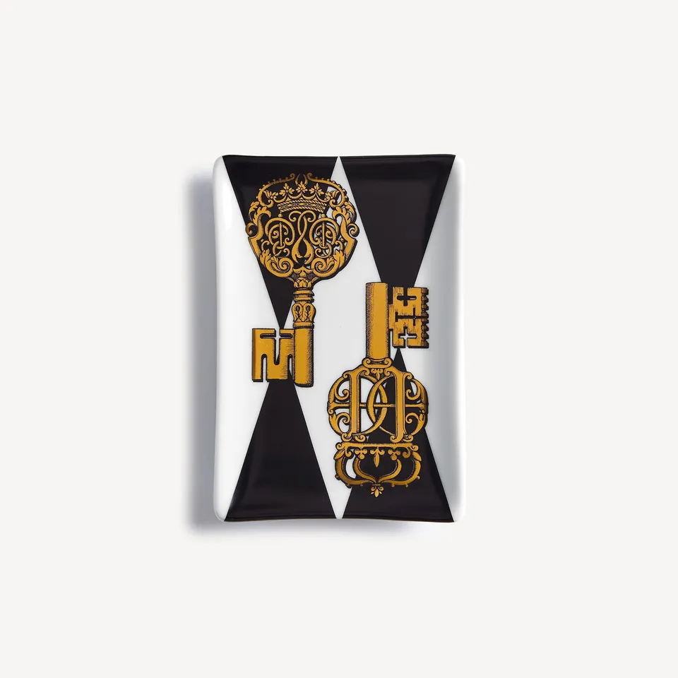 atelier-fornasetti-chiavi-rombi-aschenbecher-porzellan-rechteckig image 1