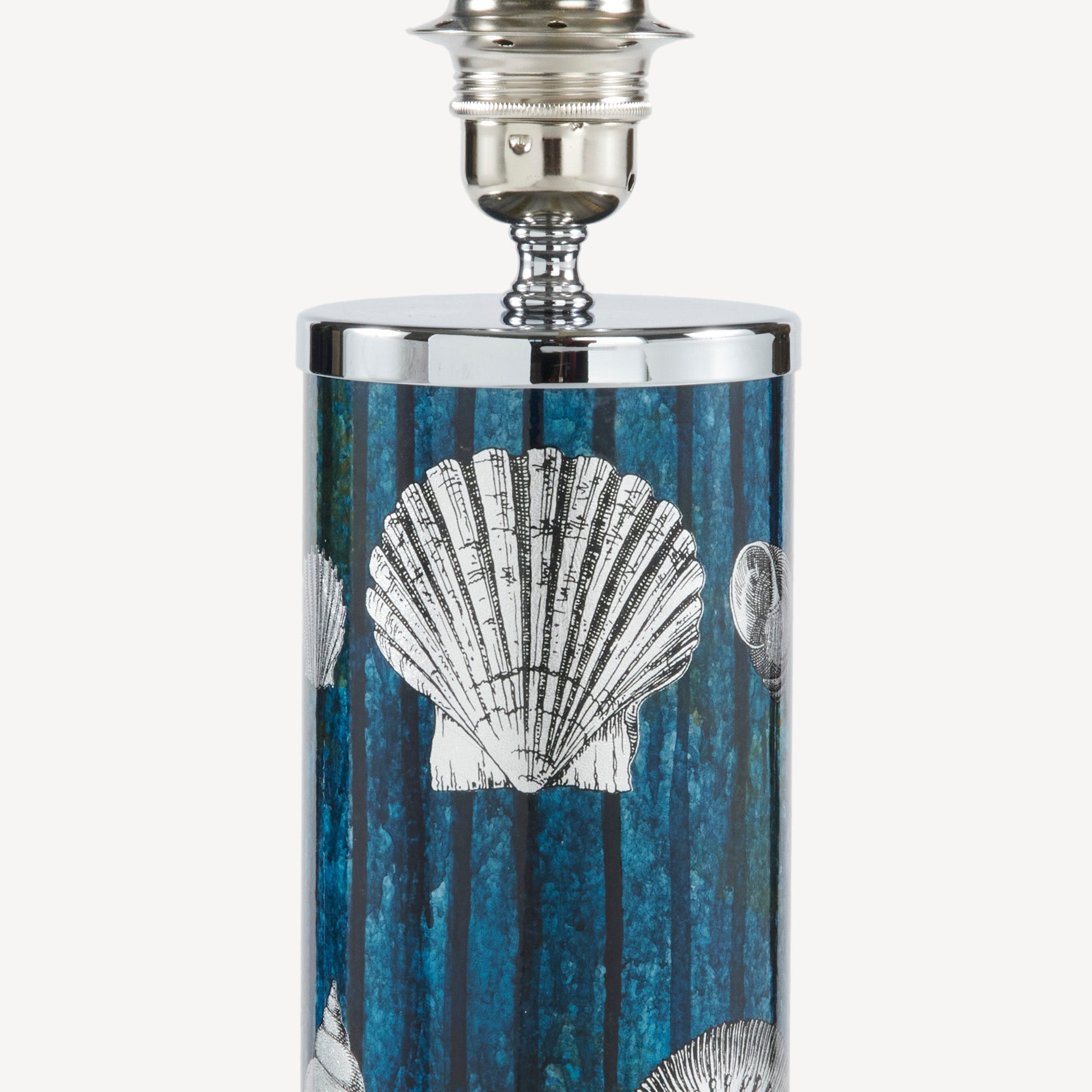 fornasetti-giro-di-conchiglie-tischlampe-muschelmotiv-handbemalt image 3