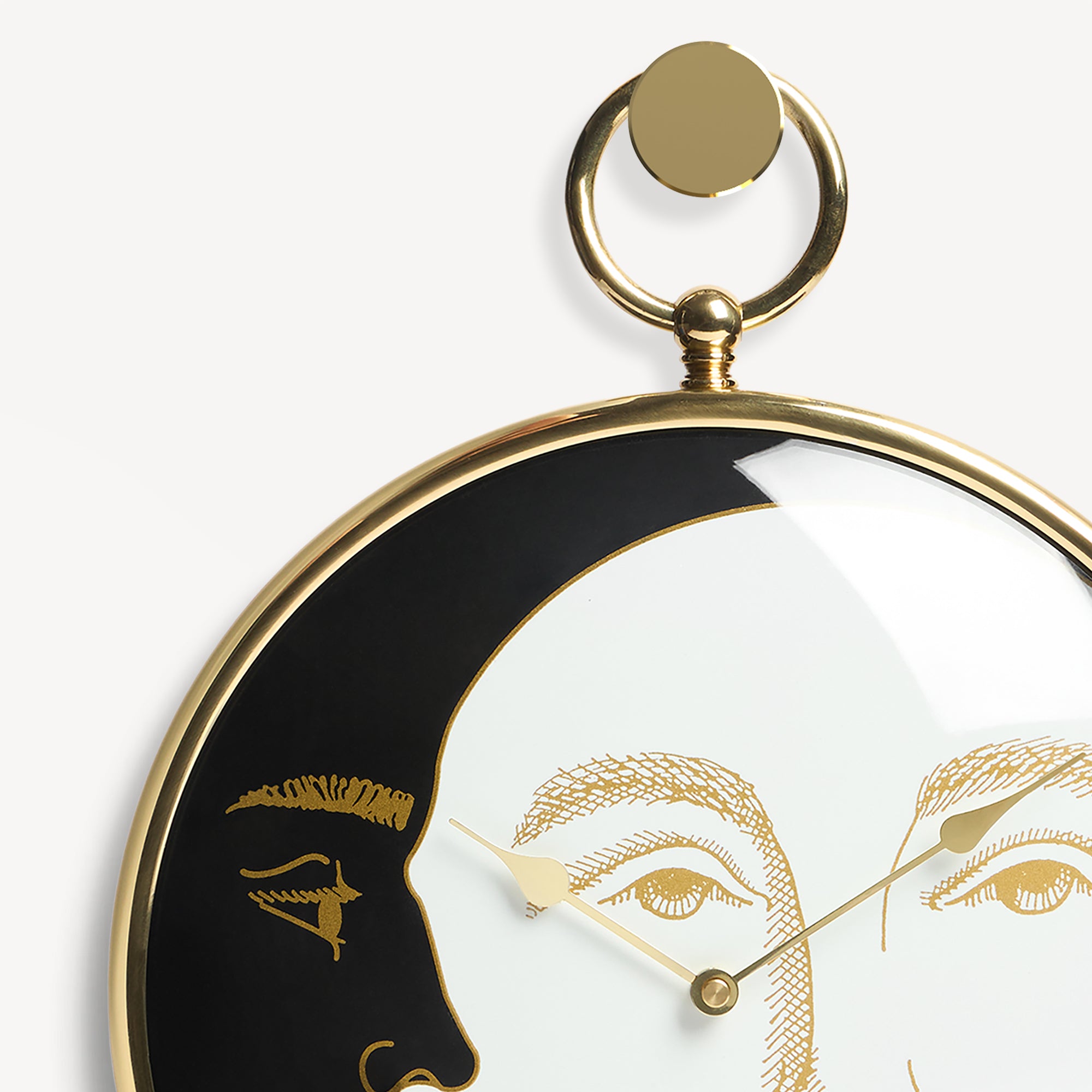 atelier-fornasetti-giorno-e-notte-wanduhr-messing-sonne-mond image 3
