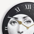 atelier-fornasetti-eclissi-wanduhr-metall-lina-cavalieri-motiv image 2