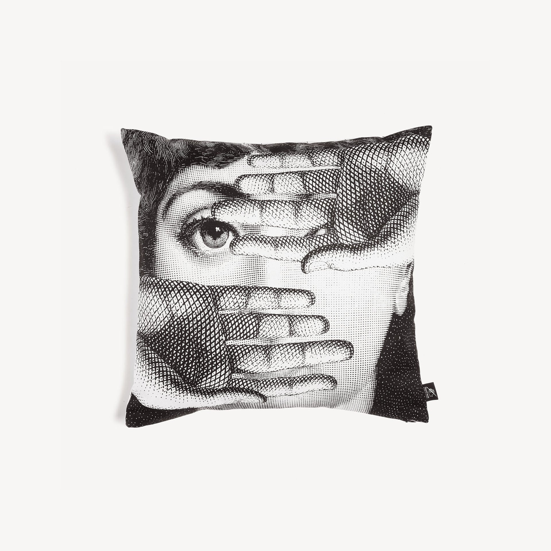 fornasetti-abbaglio-kissen-tema-e-variazioni-gesicht image 1