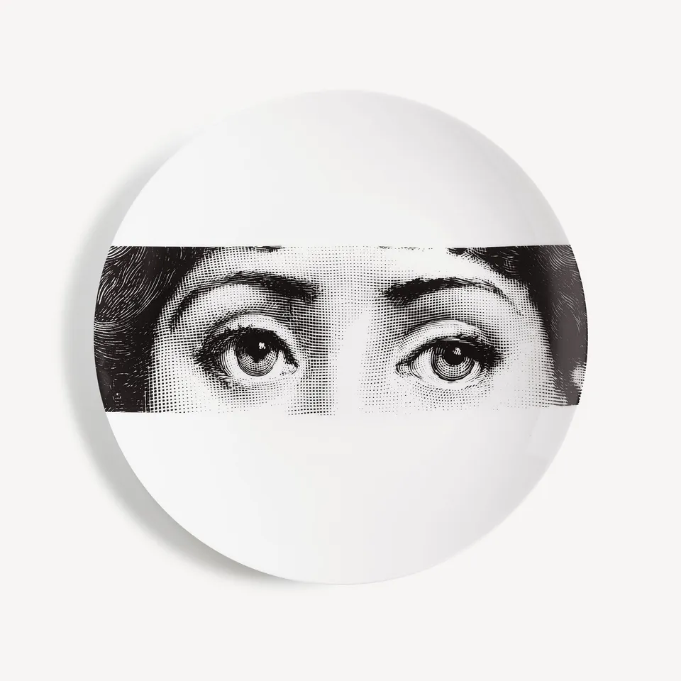 fornasetti-tema-e-variazioni-n-32-wandteller-porzellan-lina-cavalieri image 1