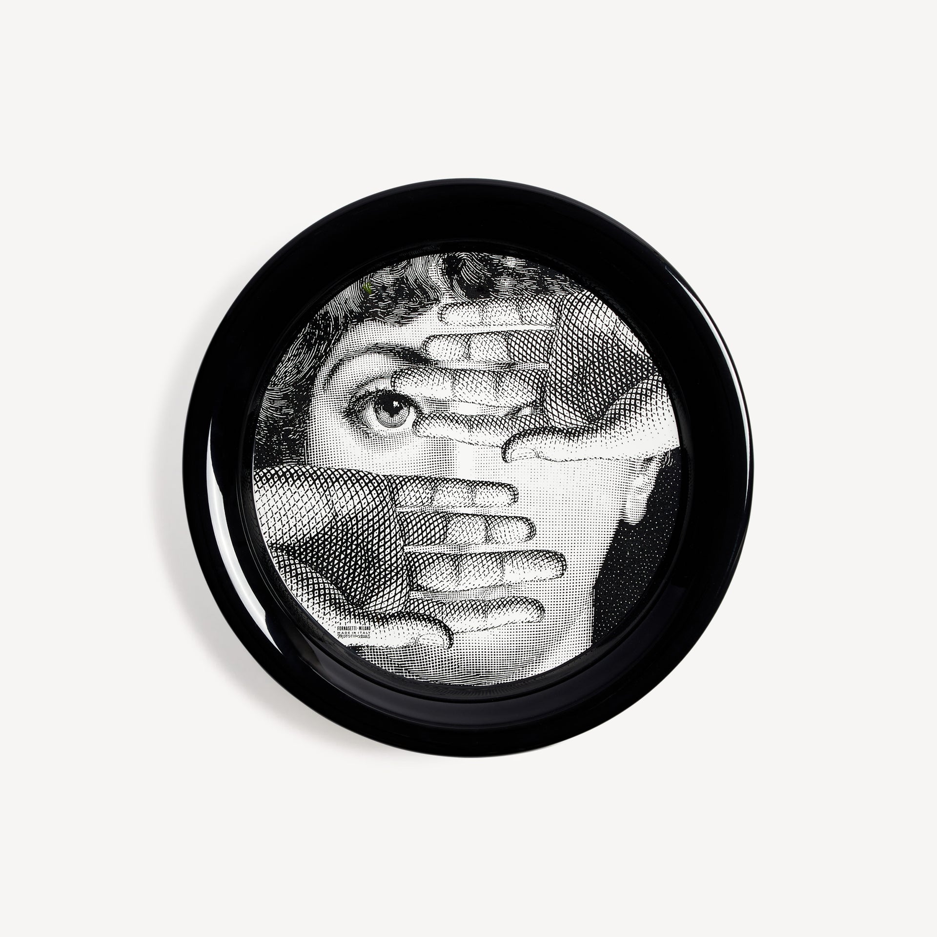 fornasetti-tema-e-variazioni-tablett-n-154-metall-rund-gesicht image 1