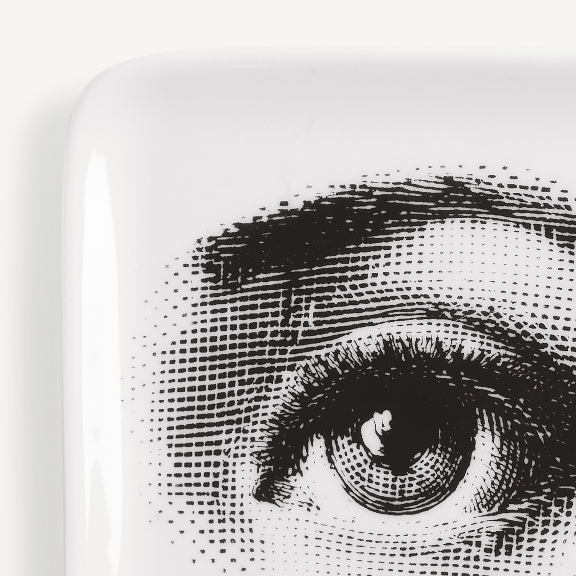 atelier-fornasetti-occhio-aschenbecher-porzellan-tema-variazioni image 4