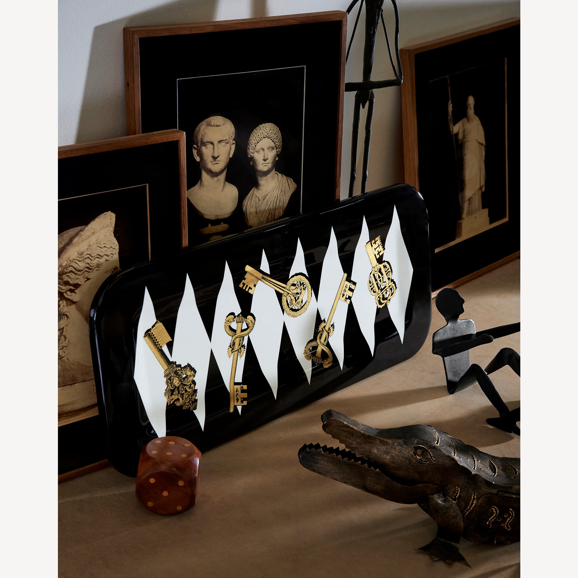 fornasetti-chiavi-rechteckiges-tablett-gold-rombi-holz image 3