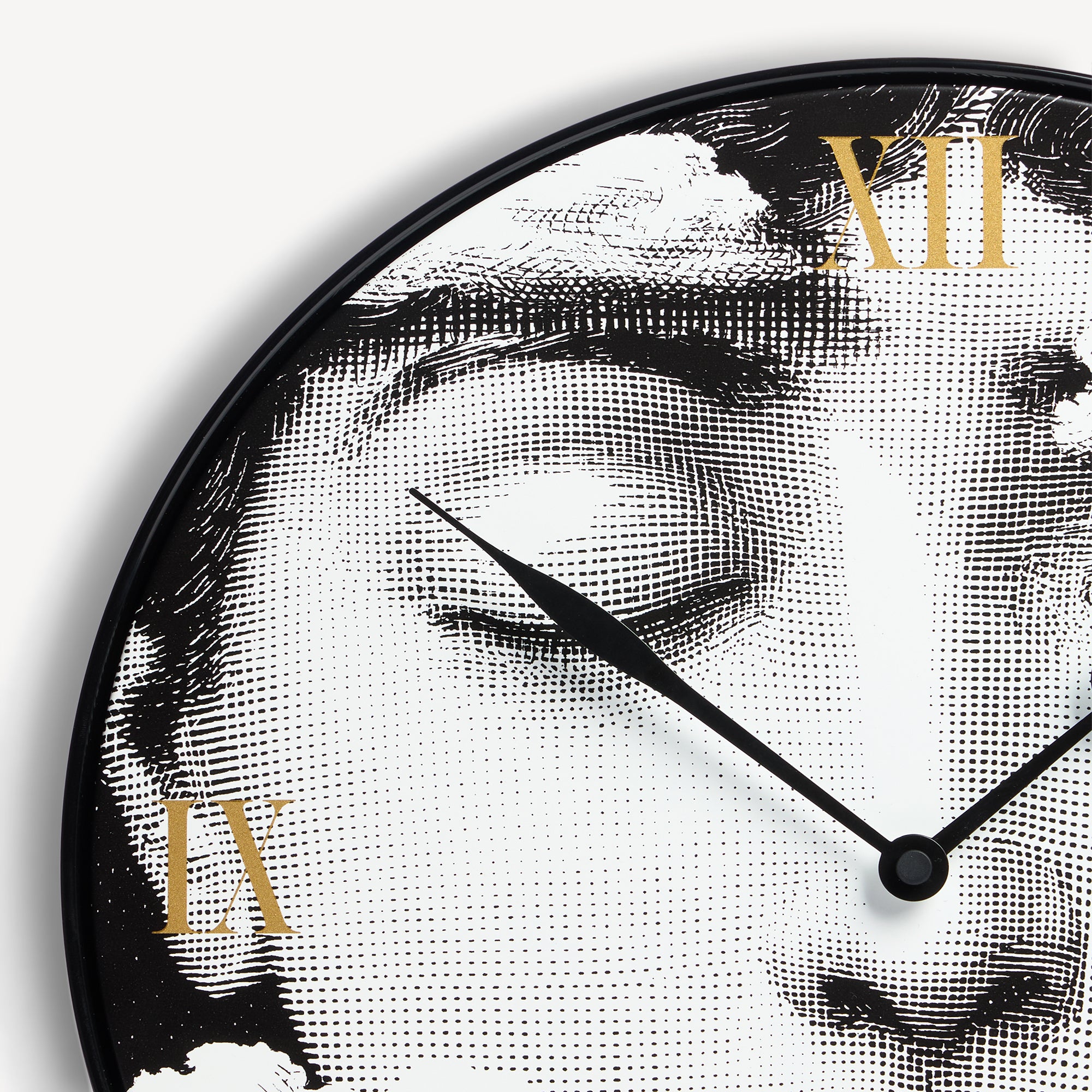 fornasetti-tra-le-nuvole-wanduhr-metall-wolken-gesicht image 2