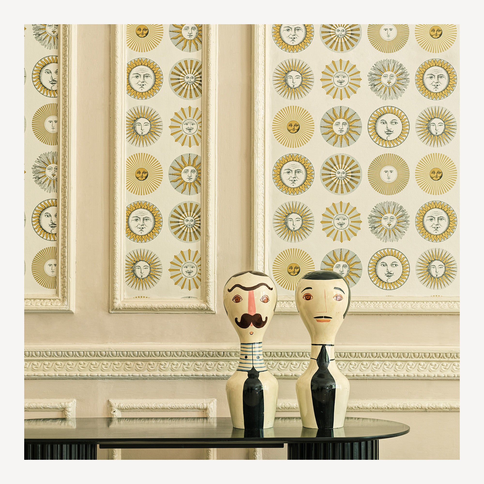 atelier-fornasetti-soli-tapete-10m-sonne-gesicht image 2